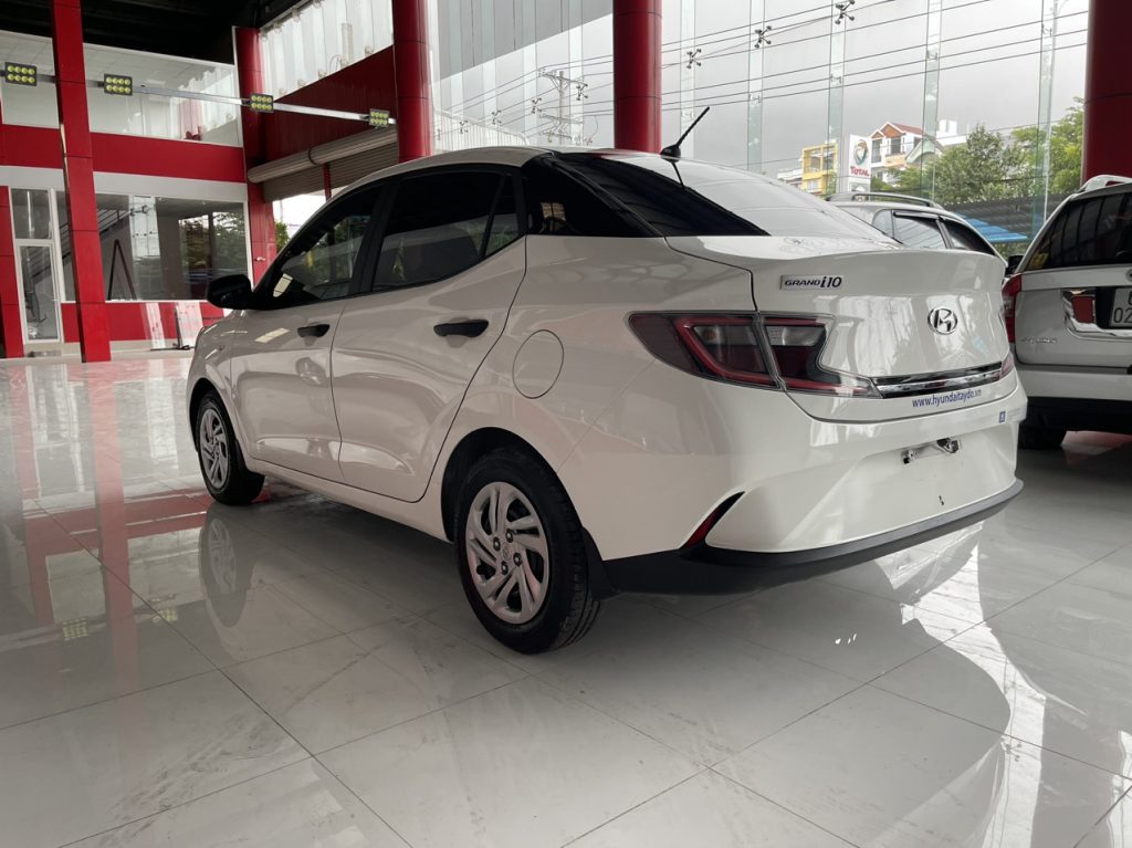 Hyunhdai I10 MT bảng Base 2023