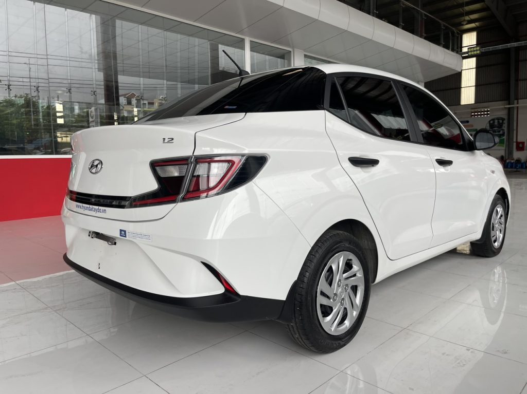 Hyunhdai I10 MT bảng Base 2023