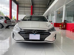 Elantra 2.0 2021 số tự động