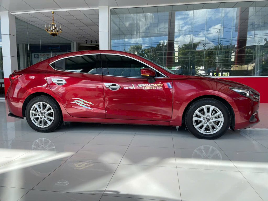 Mazda 3 2018 số tự động