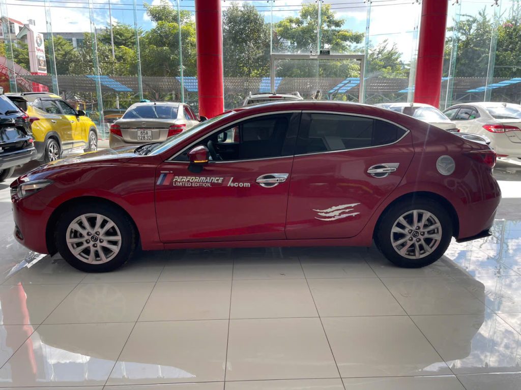 Mazda 3 2018 số tự động