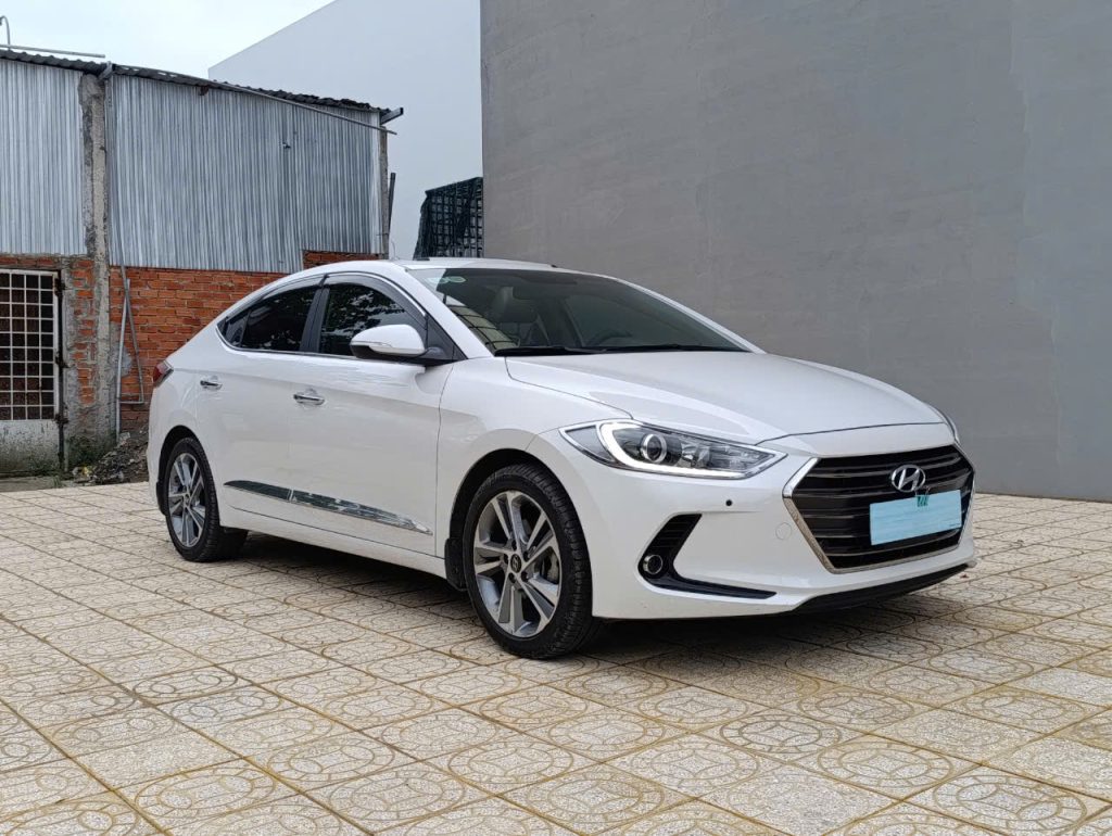 ELANTRA 2017 số tự động