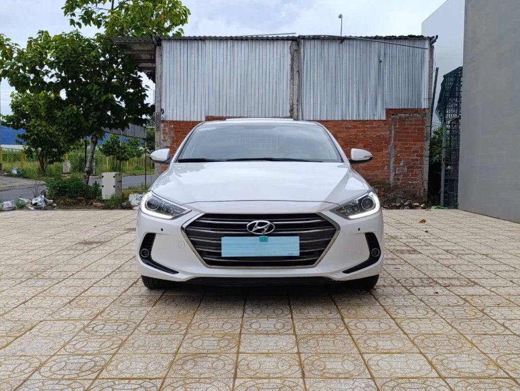 ELANTRA 2017 số tự động