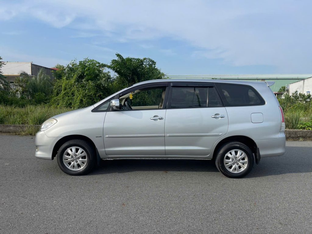 Innova 2010 số tự động