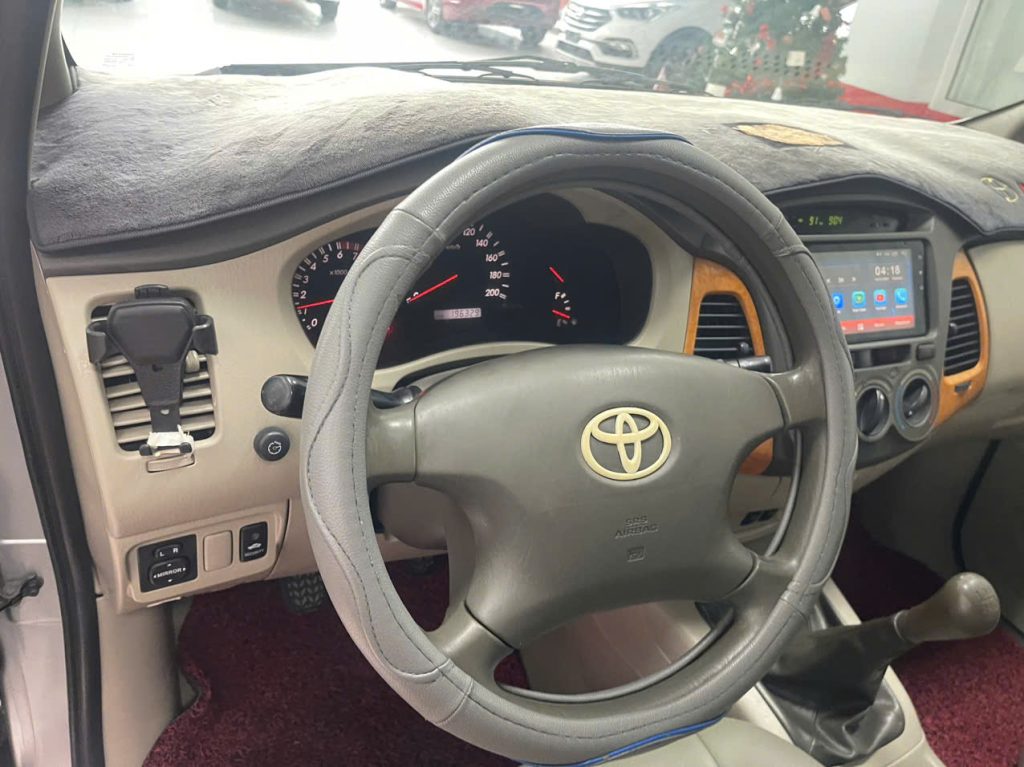 Innova 2010 số sàn