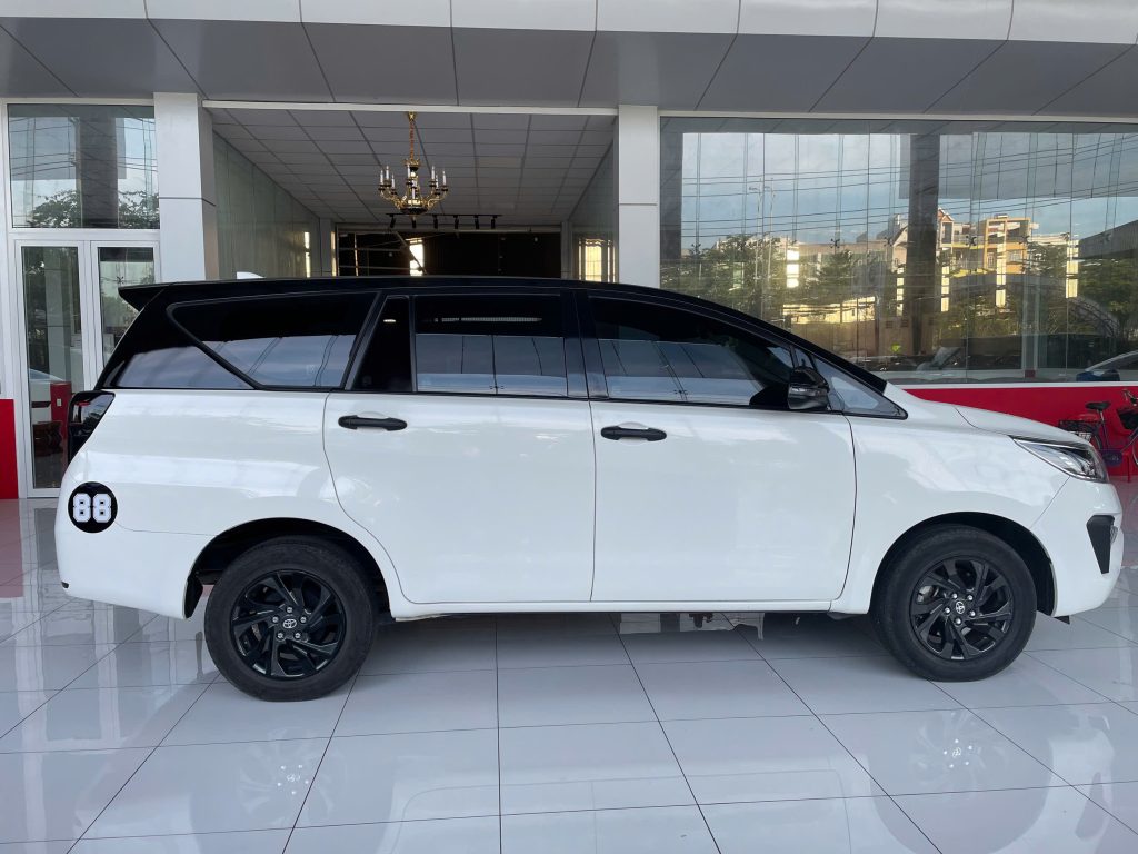 Toyota Innova 2.0E 2023